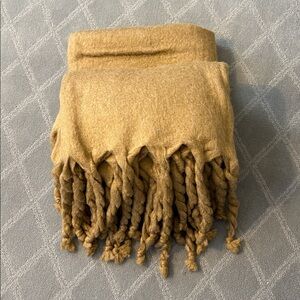 NWOT Crate and Barrel Throw Blanket